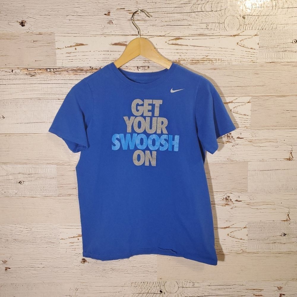 NIKE short sleeve graphic tee